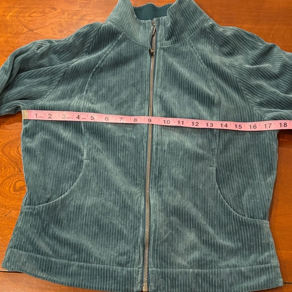 Lululemon Scuba Track Jacket Velvet Cord 8.‎ EUC